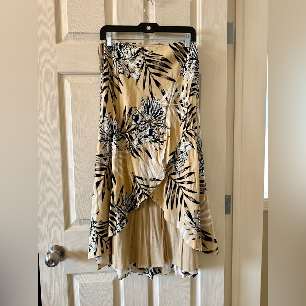 Guess Wrap Hi-Lo Wrap Tropical Print Skirt size Medium
